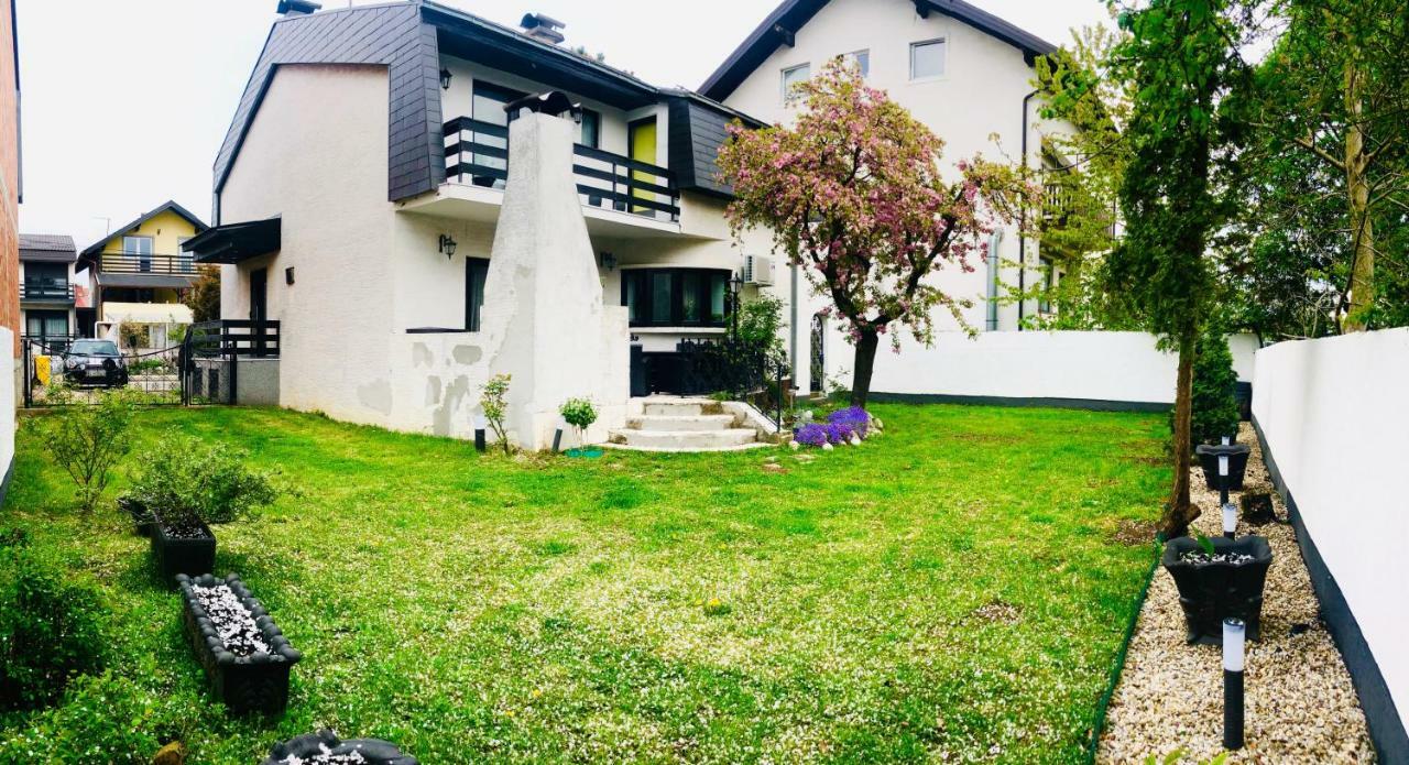 Pilot'S Manor - Airport Villa Велика-Горица Экстерьер фото
